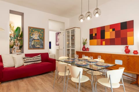 Living room, Seating area, Dining area