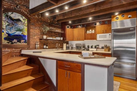 City Loft Group Getaway King Downtown Location Apartment in Newburyport