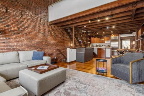 City Loft Group Getaway King Downtown Location Apartment in Newburyport
