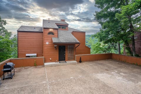 Beautiful 4 bedroom chalet with million dollar views Chalet in Gatlinburg