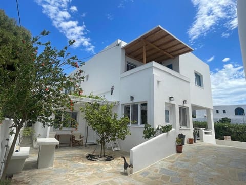 Barewake's Place 3 Cosy Apt perfect for romantic getaway by the sea Apartment in Paros, Greece