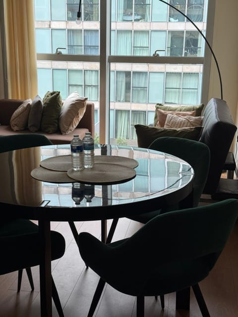 Central Hub Flat Apartment in Milton Keynes