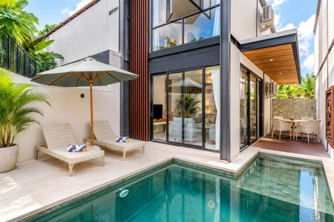 Property building, Swimming pool