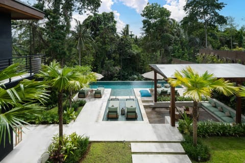 Property building, Day, Garden, Garden view, Pool view, Swimming pool, internet, sunbed