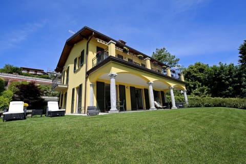 Facade/entrance, Garden view