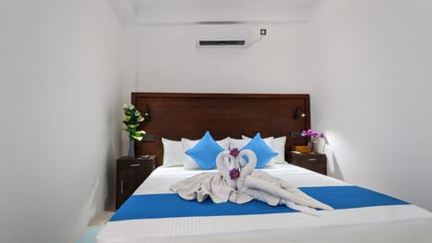 Bed, Bedroom, air conditioner