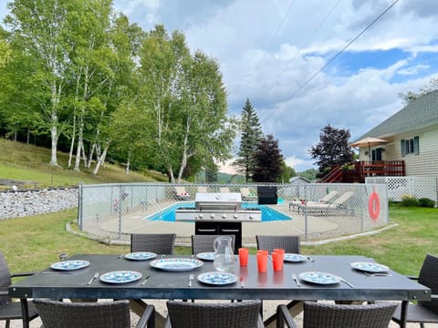 Patio, Spring, Day, Natural landscape, Garden, Seating area, Dining area, Garden view, Pool view, Swimming pool