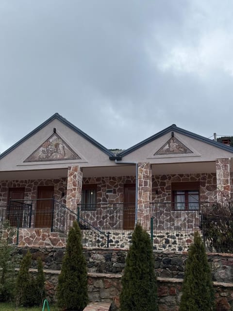 Property building, Day, Landmark view