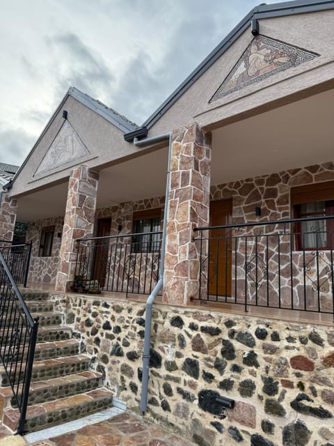 Property building, Day