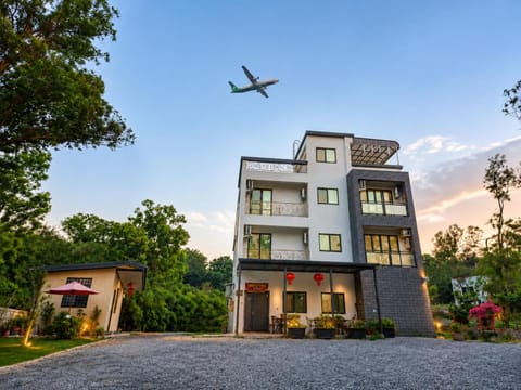 Property building, Spring, Day, Garden, Garden view