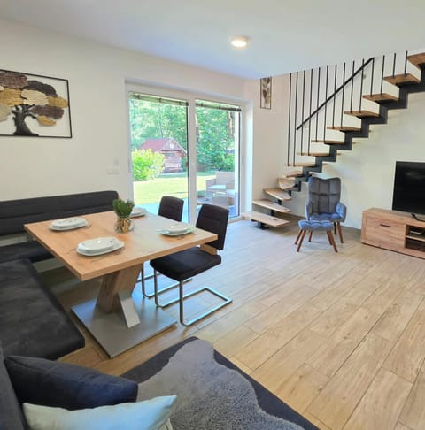 Living room, Dining area