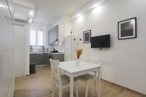 TV and multimedia, Kitchen or kitchenette, Dining area