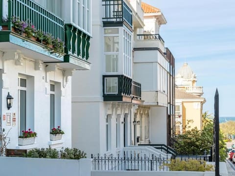 Property building, City view