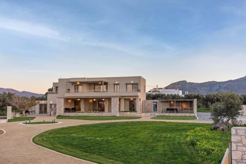 Property building, Garden, Garden view, Mountain view