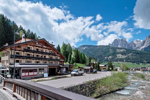Ciasa Badia Apartment in Pozza di Fassa