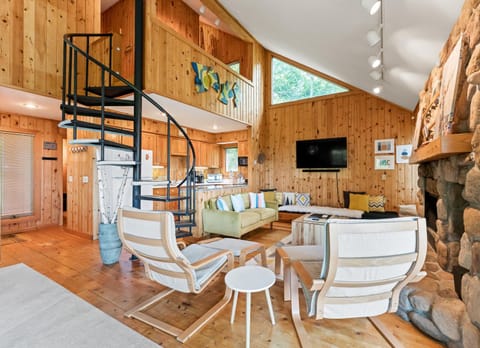 Apache Lake House - Lake Michigan Views - Nature Sanctuary House in Wisconsin