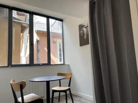 studio centre-ville historique Apartment in Chambery