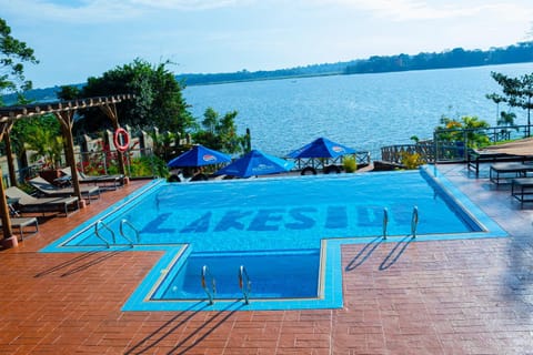 Lake view, Pool view, Swimming pool, sunbed