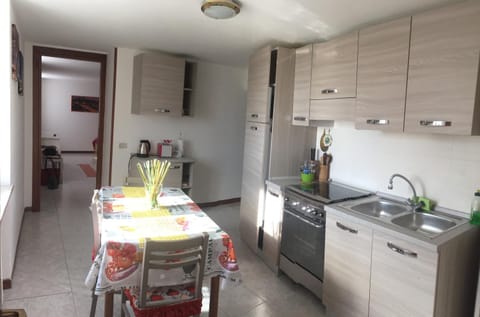 Appartamento giallo Apartment in Lake Garda