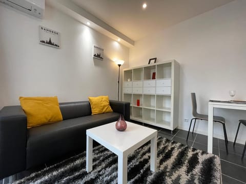 Confort & gare - Exterieur - Parking Apartment in Fontainebleau
