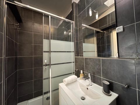 Design & confort - Parking - Proche gare Apartment in Fontainebleau