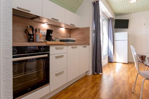 Kitchen or kitchenette, Living room