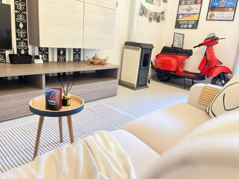 Communal lounge/ TV room, Living room, Seating area