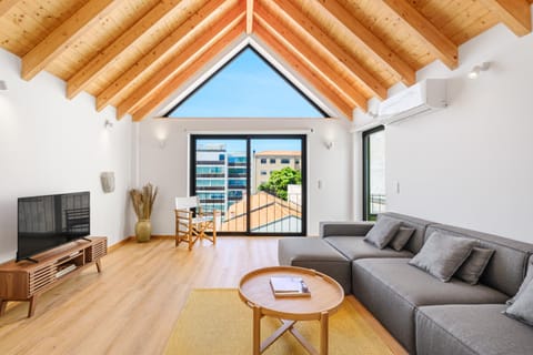 TV and multimedia, View (from property/room), Balcony/Terrace, Living room, Seating area, air conditioner