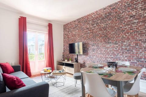 Communal lounge/ TV room, Dining area