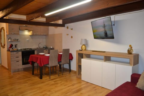 Kitchen or kitchenette, Living room