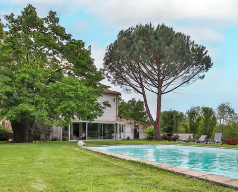 Property building, Spring, Natural landscape, Garden, Garden view, Pool view, Swimming pool, Swimming pool, sunbed, sunbed