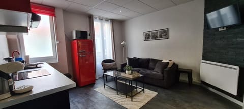 TV and multimedia, Dining area, minibar, oven