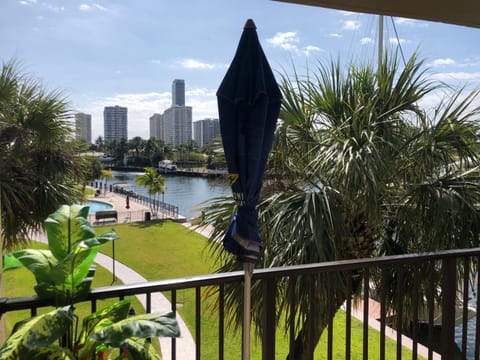 Golden Isles Suite 315 Apartment in Hallandale Beach