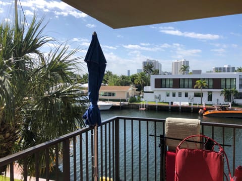 Golden Isles Suite 315 Apartment in Hallandale Beach