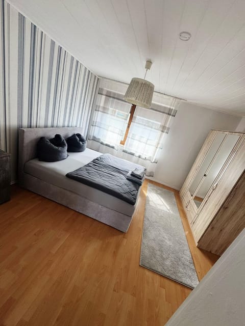 Bed, Bedroom, wardrobe