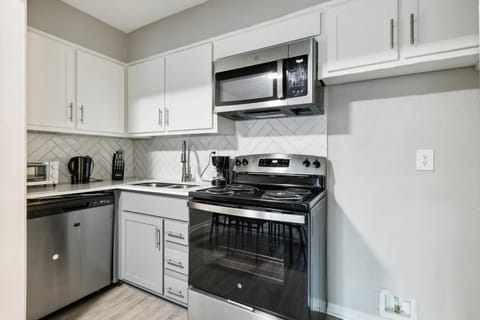 Halsten at Vinings 3406 Spacious 1 Bed 1 Bath Apartment in Vinings