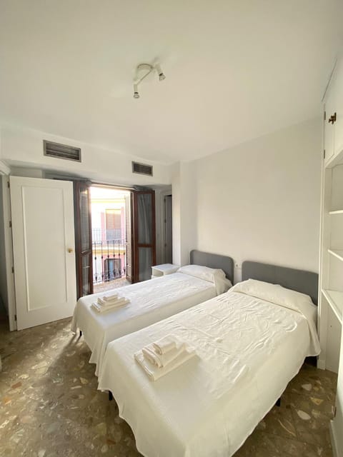 Bed, Bedroom, wardrobe