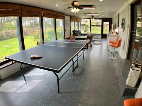 Comfortable Quiet Retreat in Convenient Location House in Denton