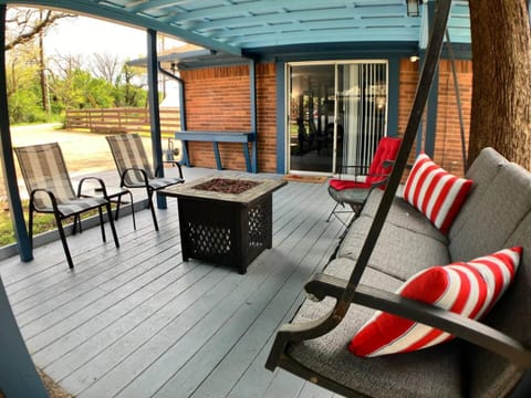 Comfortable Quiet Retreat in Convenient Location House in Denton