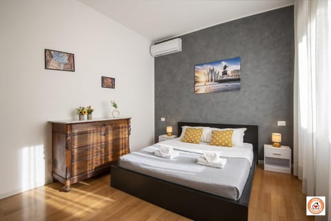 Bed, Bedroom, locker, air conditioner