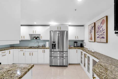 Kitchen or kitchenette, oven, stove