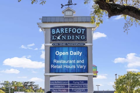 Steps to Crescent Beach 4BR2BA Sleeps 10 Apartment in North Myrtle Beach