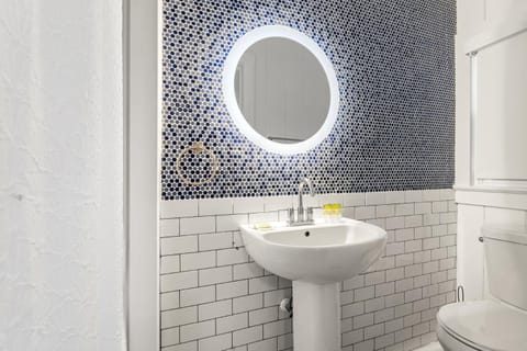 Steps to Crescent Beach 4BR2BA Sleeps 10 Apartment in North Myrtle Beach