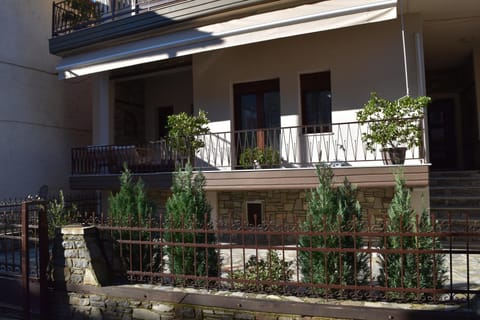 Property building, Balcony/Terrace