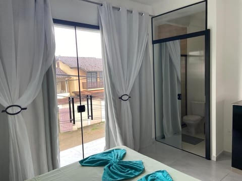 Shower, Bed, Bathroom, towels