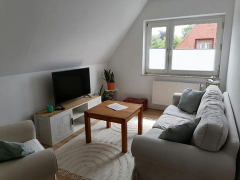 Communal lounge/ TV room, TV and multimedia, View (from property/room), Living room, Seating area, Evening entertainment