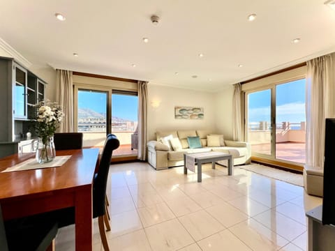 Living room, Dining area, Sea view
