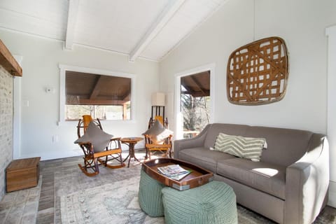 Peaceful Heights with Cozy Decks and Smart TV House in Great Smoky Mountains