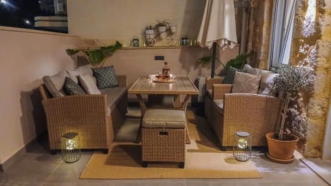 Balcony/Terrace, Inner courtyard view