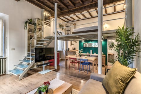 Communal lounge/ TV room, TV and multimedia, Kitchen or kitchenette, Living room, Seating area, Dining area
